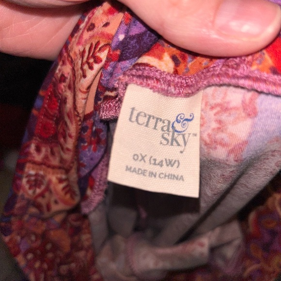 2 pairs of Terra & Sky Vibrant Patterned Capri Leggings - Picture 4 of 4